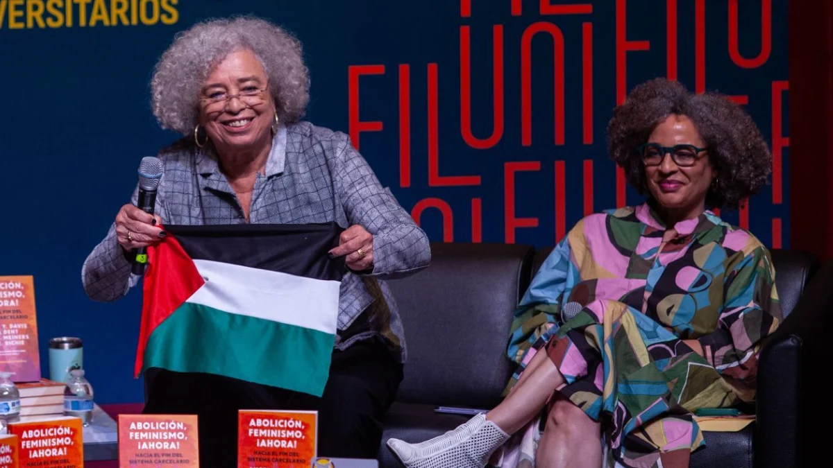 quienes-son-angela-davis-gina-dent-academicas-ponencia-unam-destacada
