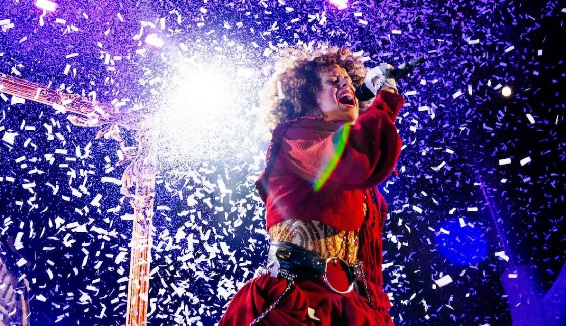 Régine Chassagne: Una fuerza de la naturaleza que brilla en Arcade Fire