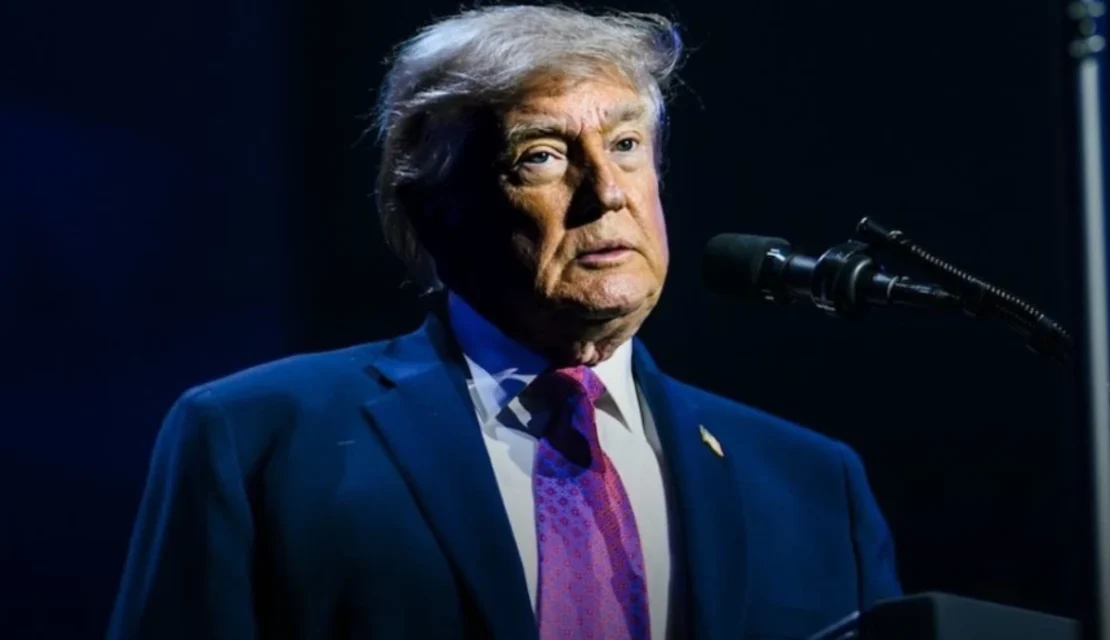 “El único control que necesita la IA es un presidente fuerte e inteligente cómo yo”, Trump