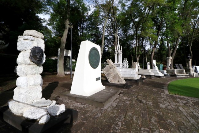 5 rincones del Panteón de Dolores que casi nadie conoce (y te van a poner los pelos de punta)
