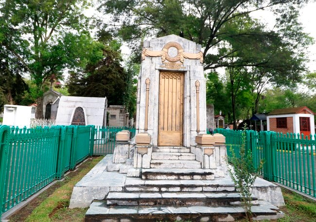 5 rincones del Panteón de Dolores que casi nadie conoce (y te van a poner los pelos de punta)