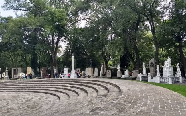 5 rincones del Panteón de Dolores que casi nadie conoce (y te van a poner los pelos de punta)