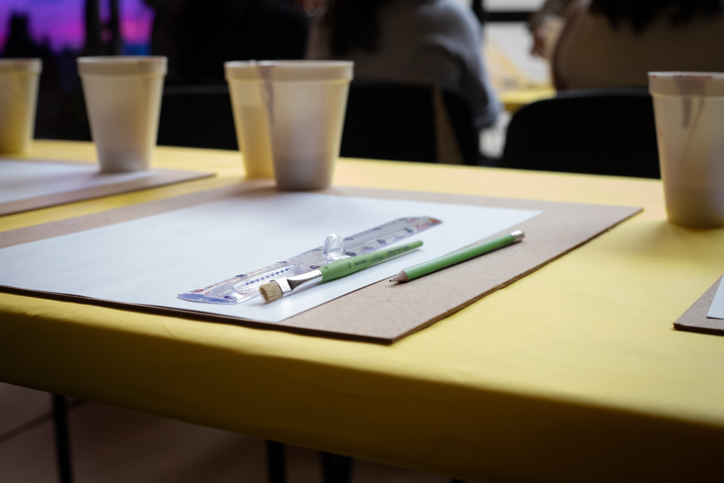 Materiales de taller y diseño creativo para la sesión Daily Gorilla en What Design Can Do