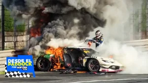 El auto incendiado en China GT