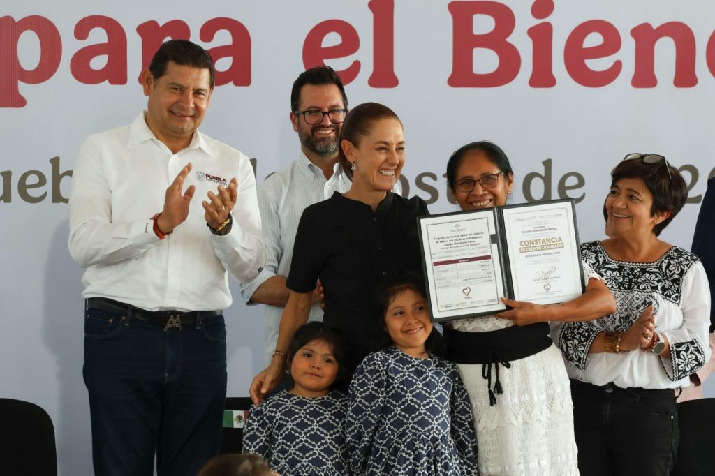 "Él solo se dio cuenta": Sheinbaum responde al comentario machista del gobernador de Puebla