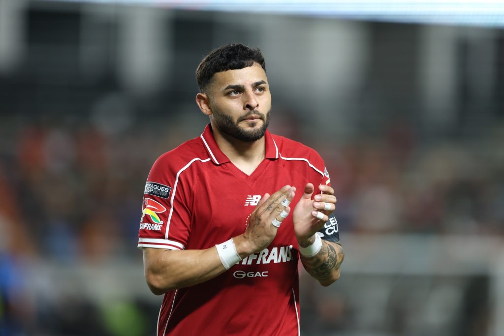 Alexis Vega confiesa: “Iba a jugar con el Espanyol pero me lesioné la rodilla”