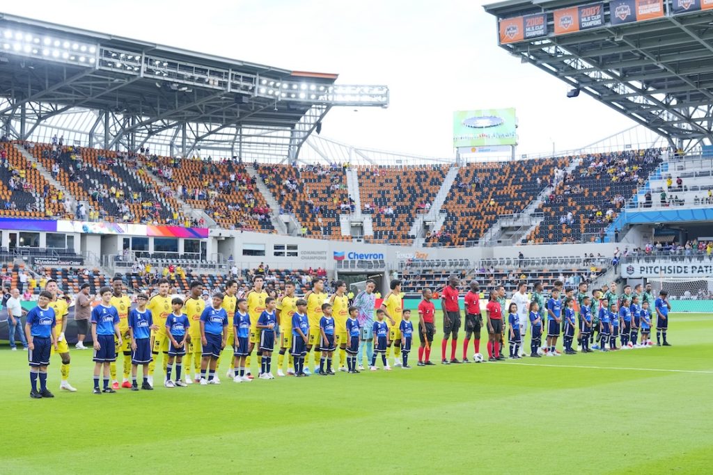 Entrada pobre en el inicio del América vs León