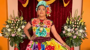 Atacan casa de Elvis Guerra, diseñador y poeta muxe que vistió a Sheinbaum para el Grito