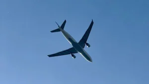 Lo que sabemos del avión con destino a Israel desviado de emergencia