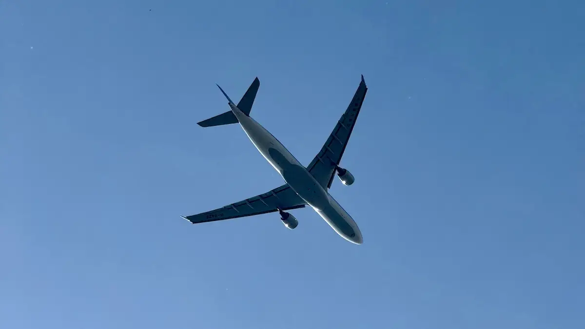 Lo que sabemos del avión con destino a Israel desviado de emergencia