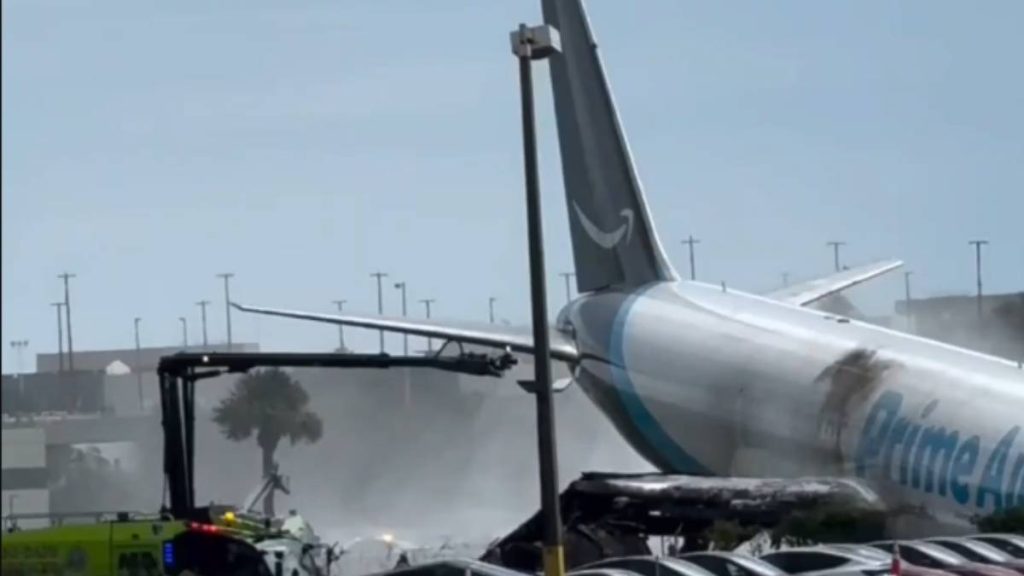 Avión se sale de la pista de aterrizaje en Miami y deja como saldo 5 personas lesionadas y 5 fallecidas