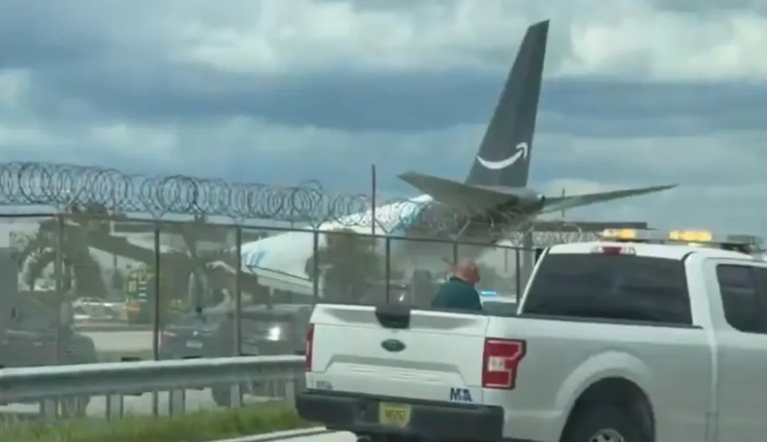 Avión se sale de la pista de aterrizaje en Miami y deja como saldo 5 personas lesionadas y 5 fallecidas