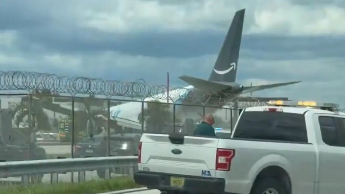 Avión se sale de la pista de aterrizaje en Miami y deja como saldo 5 personas lesionadas y 5 fallecidas