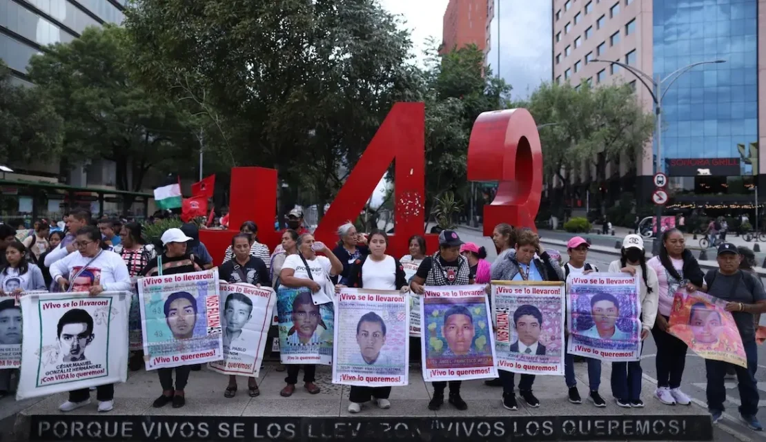 Nuevo informe de Ayotzinapa: SEGOB investiga funeraria y 17 nuevas personas