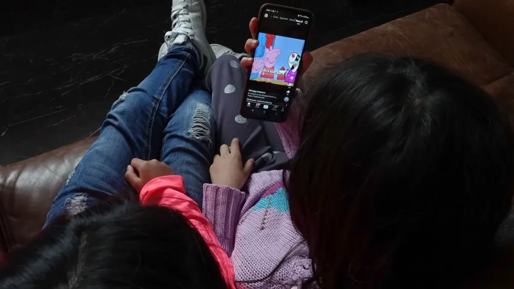 81% de los maestros dice “sí” a la regulación del uso de celulares en las escuelas