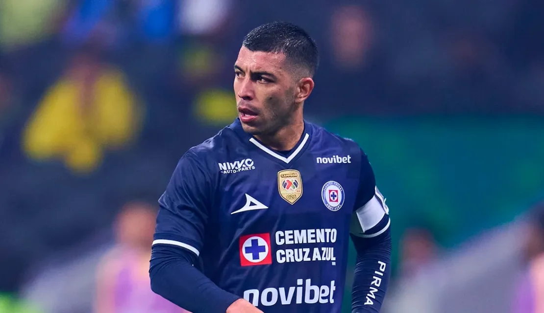 Erik Lira le canta un tiro a Messi con Cruz Azul: “Es una oportunidad para ganarle”