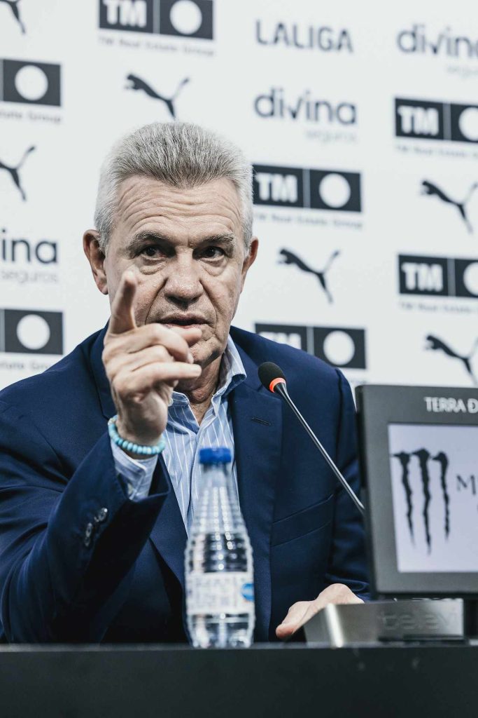 Javier Aguirre en conferencia de prensa