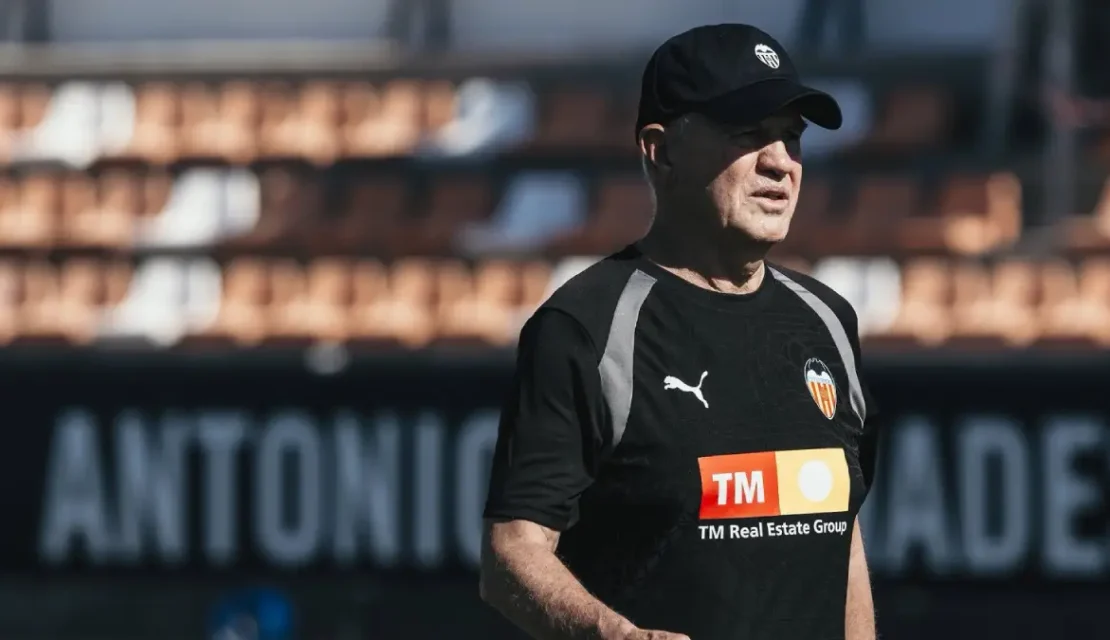 Las nuevas reglas de Javier Aguirre con el Valencia: ¿Menos días de descanso?