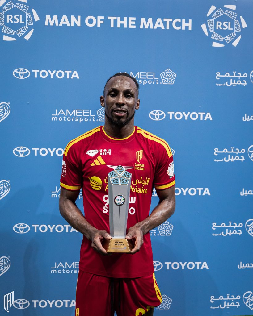 Julián Quiñones MVP del partido