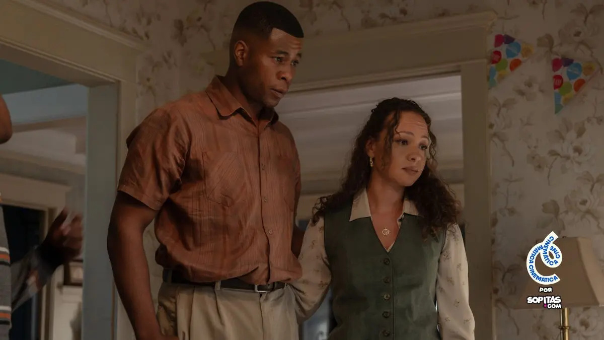 J. Alphonse Nicholson y Jasmine Cephas Jones en Lanterns