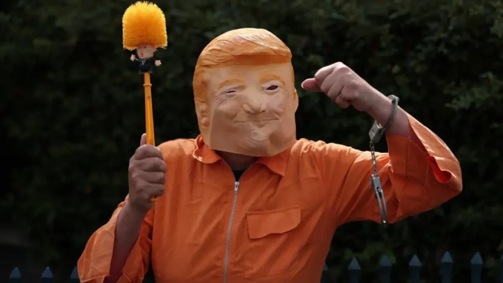 No les gustó su llegada: Miles de personas se manifiestan en Dublín por la visita de Trump