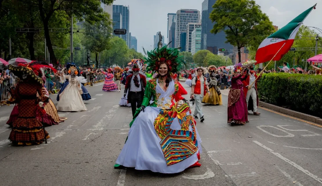 ¡Prepara tu maquillaje de catrín o catrina! Checa fecha, hora y ruta del Desfile de Catrinas 2026