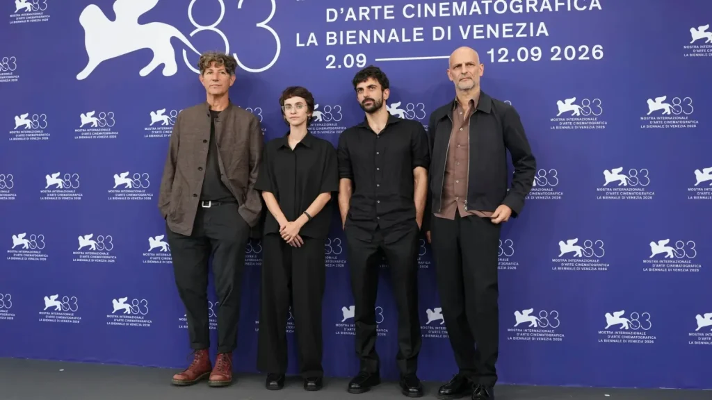 Jonathan Glazer, Rachel Szor, Yuval Abraham y James Wilson presentando NAZA // Foto:Scott Garfitt