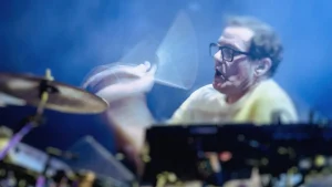 Stephen Morris, baterista de New Order. Foto tomada en 2025, en Sydney