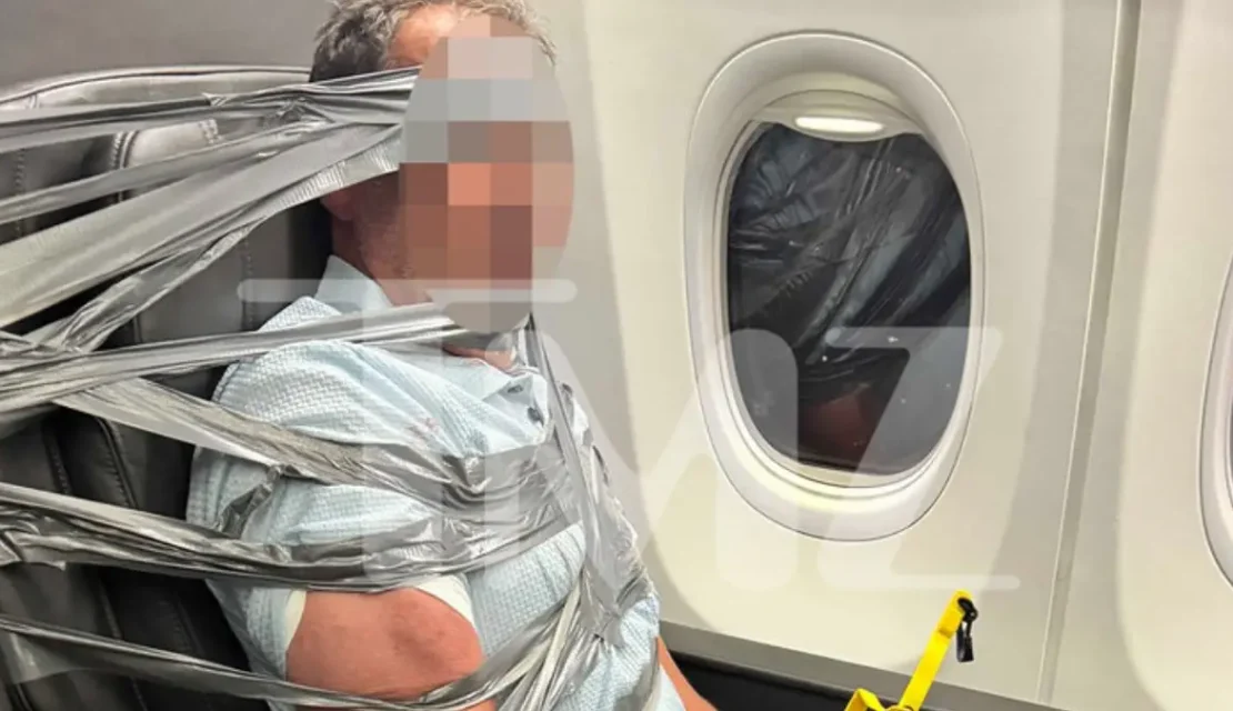 Lo amarraron como puerco: Pasajeros atan con cinta a un hombre por hacer comentarios racistas y homófobos