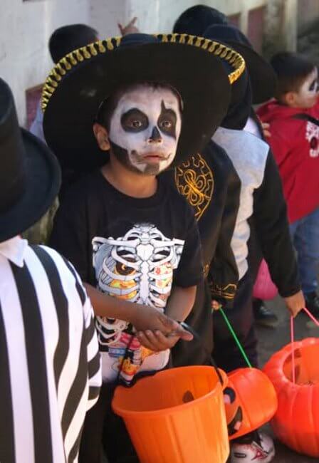 “Pedir calaverita”: El origen de la tradición mexicana del Día de Muertos