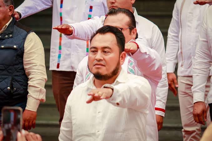 En medio del escándalo, renuncia Emilio Montero a IEEPO y nombran a Fernanda Chávez
