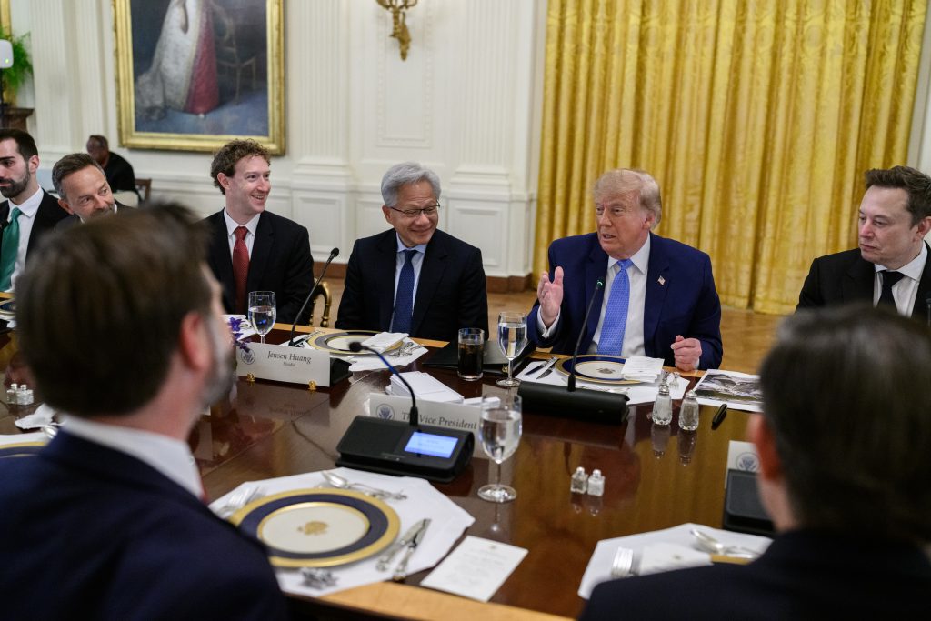 ¿Qué es la Superinteligencia? Trump le cambió el nombre a la IA y apunta a serias consecuencias