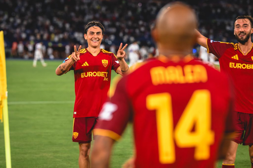 Así es la playera de la Roma