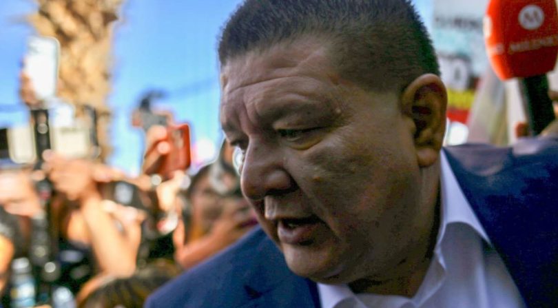 César Jáuregui permanecerá en prisión preventiva por "traición a la patria"