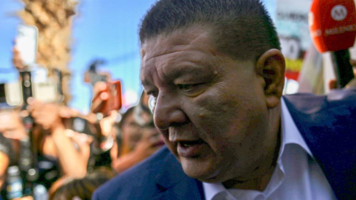 César Jáuregui permanecerá en prisión preventiva por "traición a la patria"