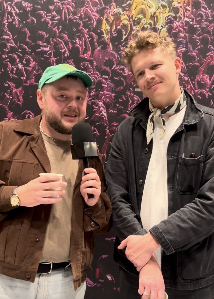 Ragnar Þórhallsson y Brynjar Leifsson de Of Monsters and Men en entrevista para Sopitas.com en la Ciudad de México.