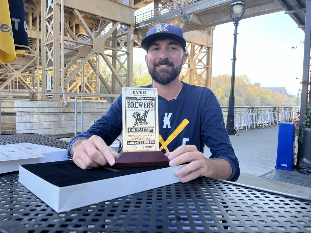 Timeless Ticket de los Brewers