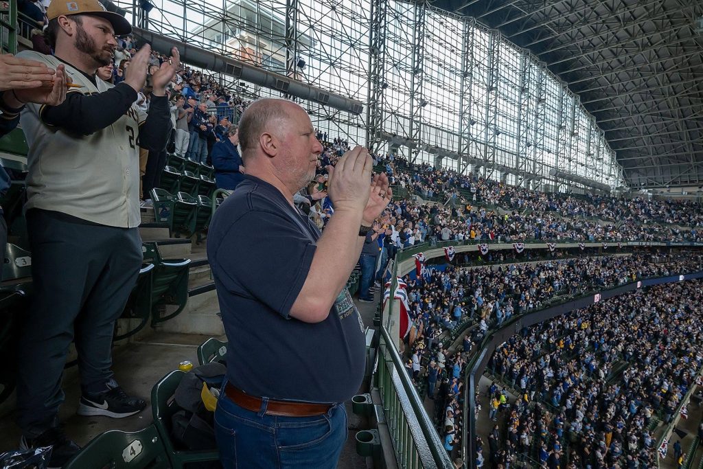Aficionados en el American Family Field
