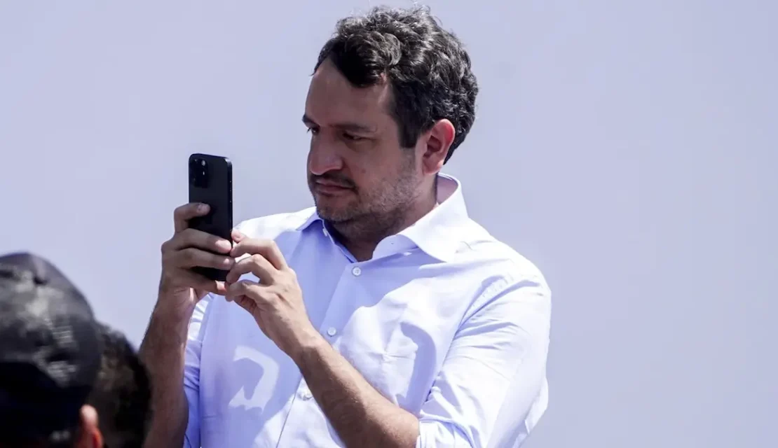¿Sorpresa? Andrés Manuel López Beltrán se registra como aspirante a diputado en Tabasco