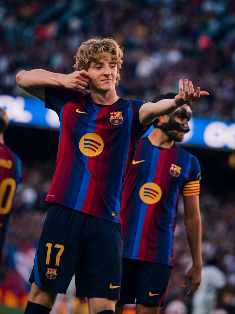 Anthony Gordon, jugador del Barcelona
