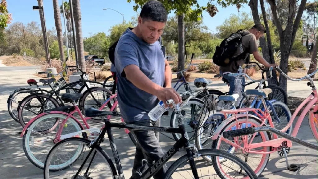 asociacion-civil-fmb12-rescata-bicis-abandonadas-festival-estados-unidos-donarlas-comunidades-vulnerables-mexico-4