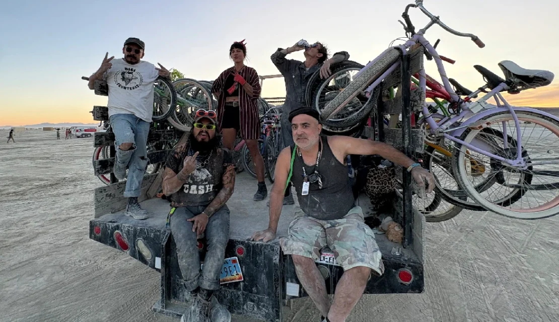 Asociación civil FMB12 rescata bicis abandonadas en festival de Estados Unidos para donarlas a comunidades vulnerables de México