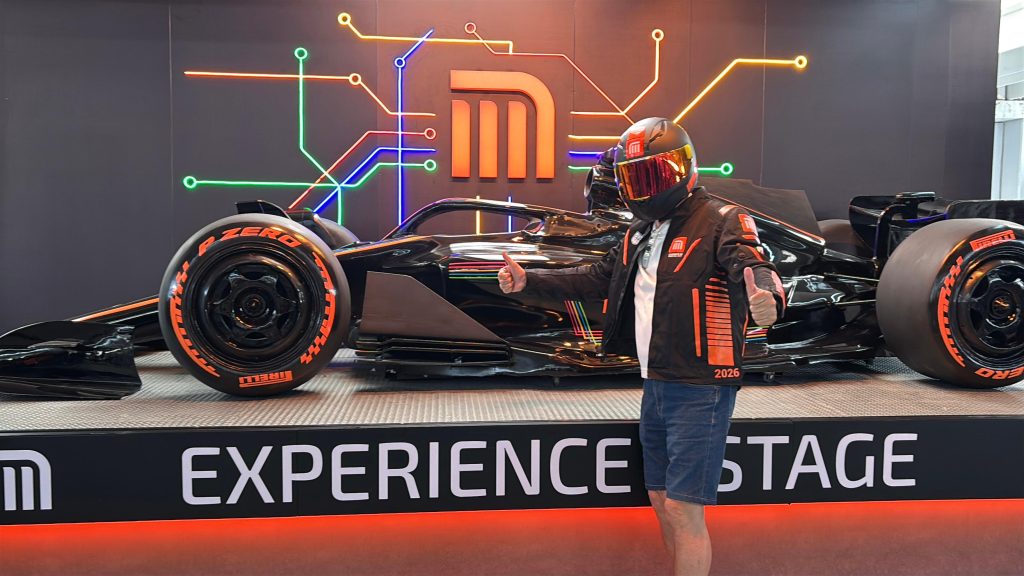 ¡Aguas, Checo! Metro de CDMX presume un auto de Fórmula 1 en una de sus estaciones