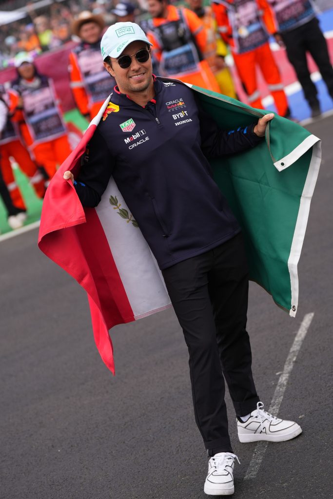 Checo Pérez, feliz por su carrera 300 en Fórmula 1 en México