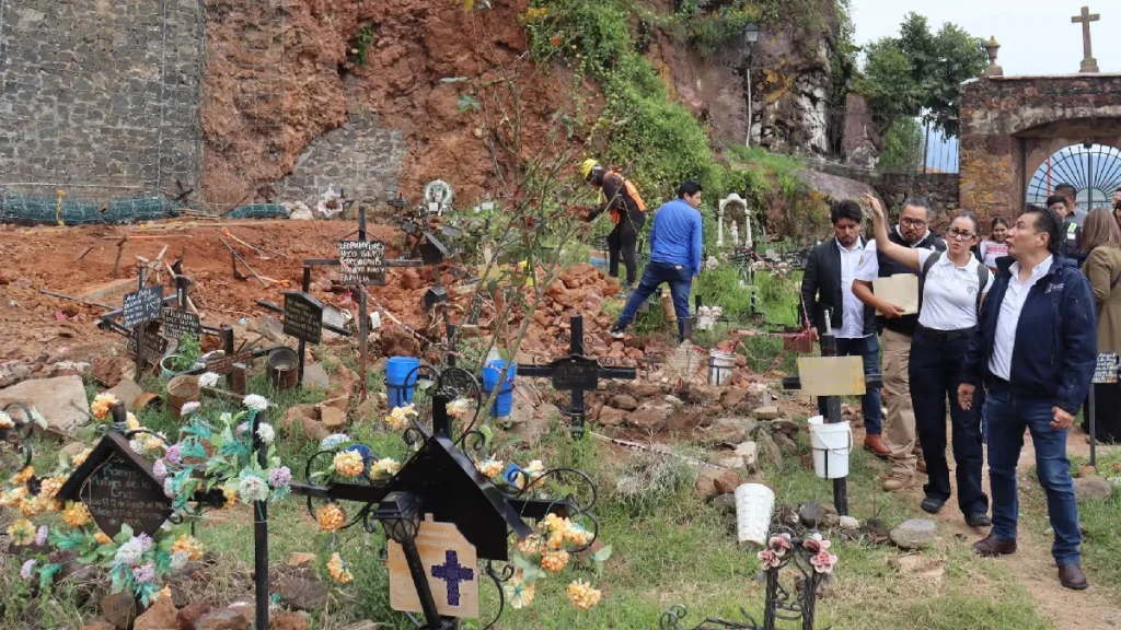 cierran-panteon-janitzio-turistas-durante-dia-muertos-2