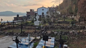 cierran-panteon-janitzio-turistas-durante-dia-muertos