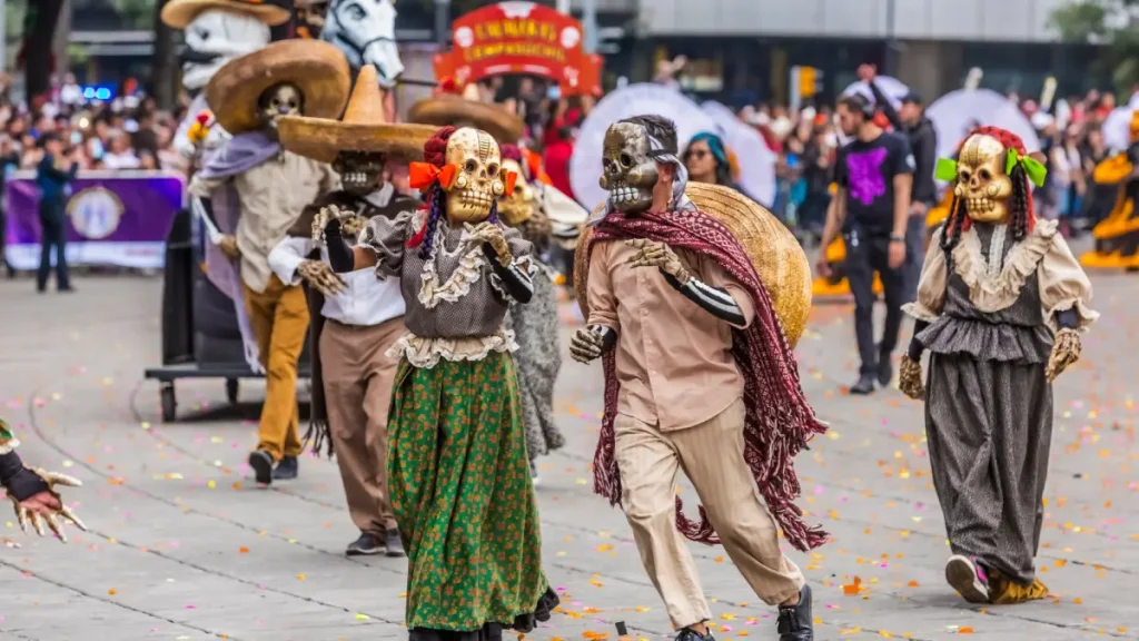 Calaverita vial: cierres viales, rutas alternas, horarios del Metro por desfile del Día de Muertos