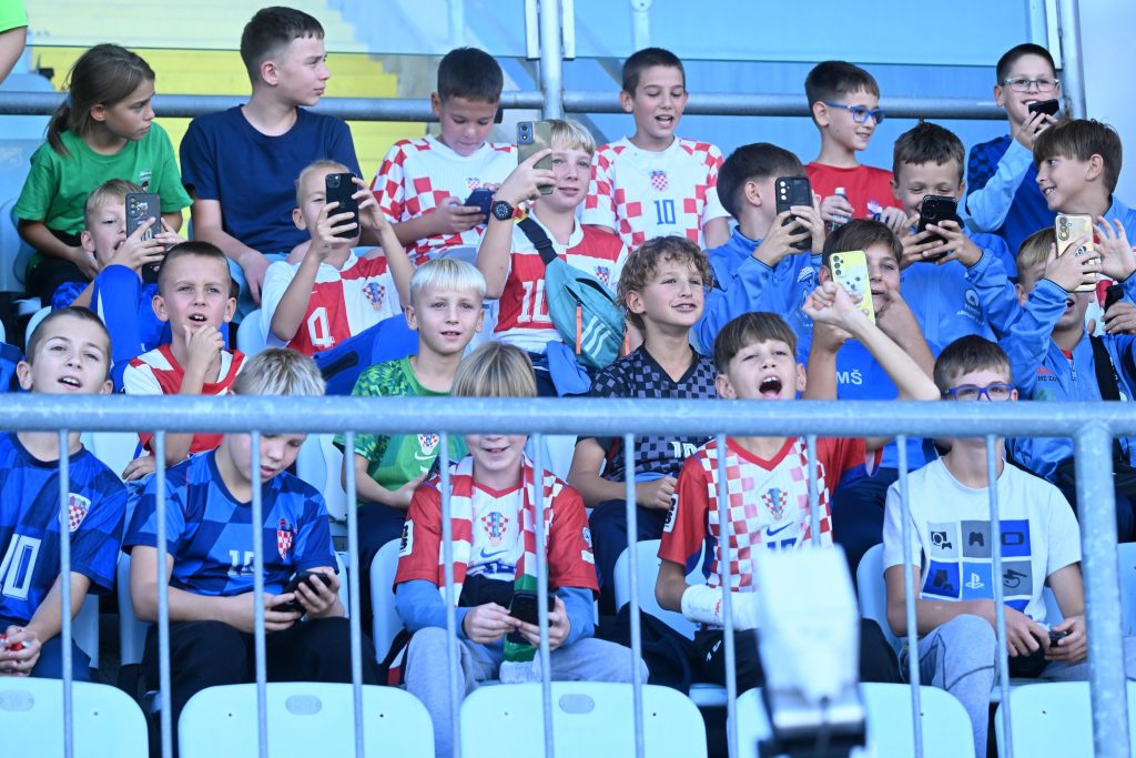 Croacia sufre la peor derrota de su historia y decepciona a miles de niños