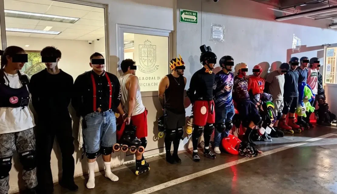 ¿Es ilegal? En San Pedro, Nuevo León, detuvieron a 24 personas por patinar en la calle sin permiso