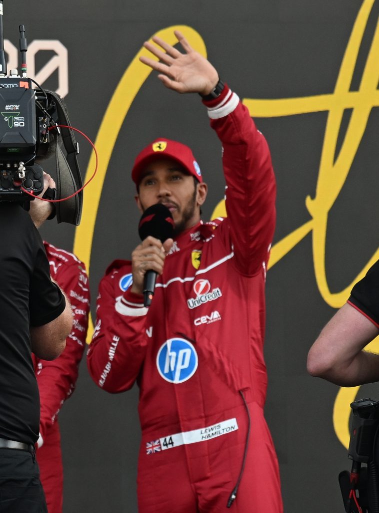 Hamilton responde a críticas por llevar la F1 a Ruanda